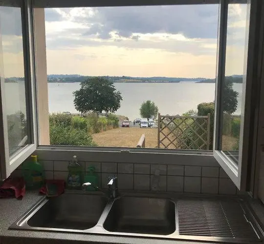 Maison Bord De De Pareloup