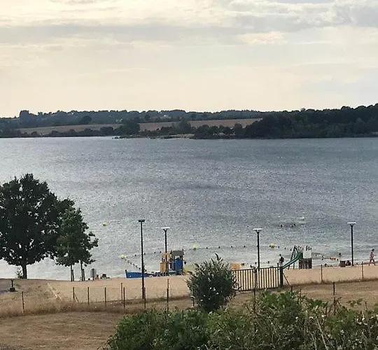 Maison Bord De De Pareloup Vakantiehuis Salles-Curan