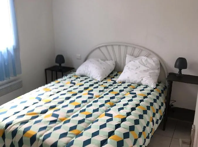 Maison Bord De De Pareloup